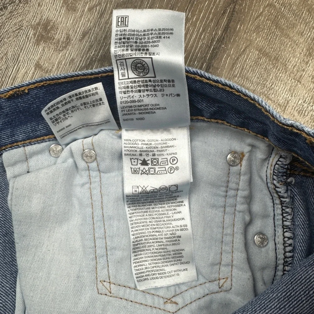 Levis 550 Relaxed Fit Medium Wash Blue Denim Mens Jeans 38x30 Classic Baggy